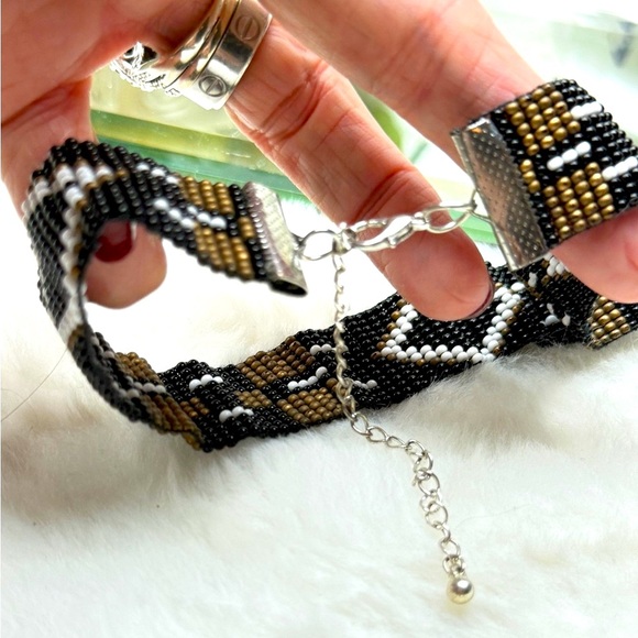 Tribal Style Beaded Choker Necklace - Black, White and gold color - Picture 6 of 8